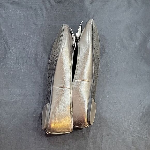 CIRCUS BY SAM EDELMAN WOMEN"S SILVER LOGO CARMEN ROUND TOE SLIP ON FLATS - Picture 12 of 14
